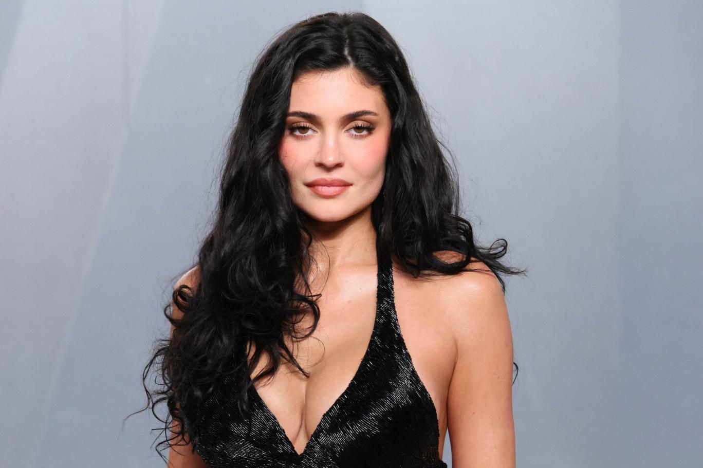 Kylie Jenner Cinayet Gizeminin Merkezinde: Bachelorette Weekend, Hulu Yolunda